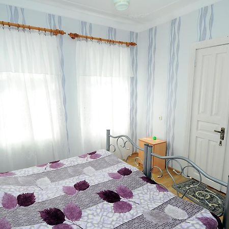 Guest House Darejani Kutaisi Exterior photo