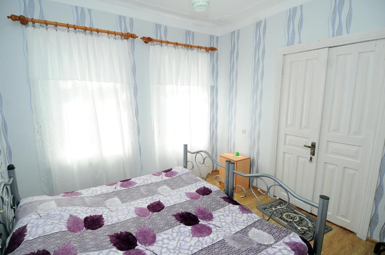 Guest House Darejani Kutaisi Exterior photo