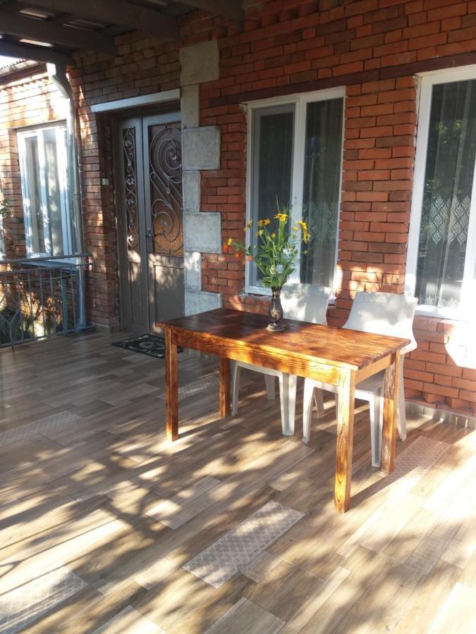 Guest House Darejani Kutaisi Exterior photo