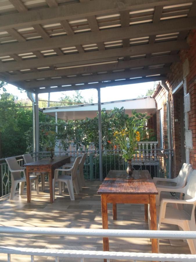 Guest House Darejani Kutaisi Exterior photo