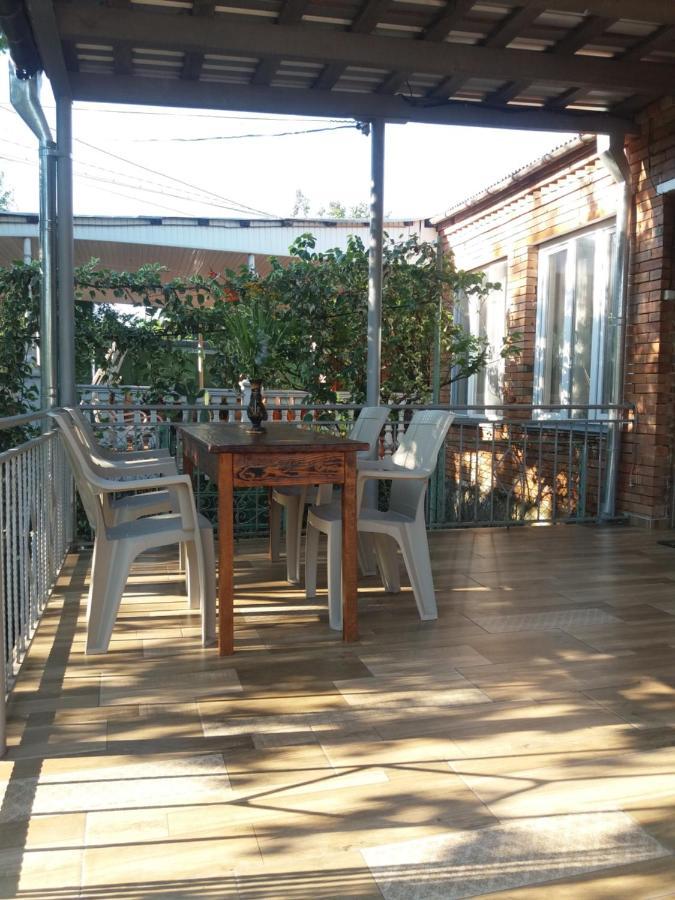 Guest House Darejani Kutaisi Exterior photo