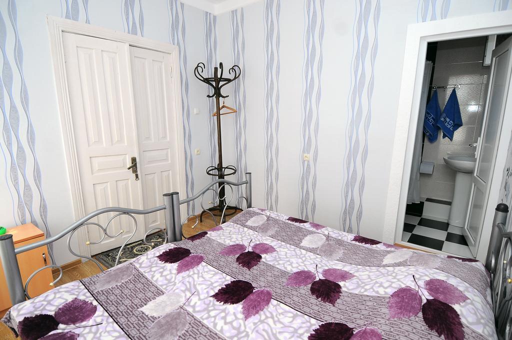 Guest House Darejani Kutaisi Exterior photo